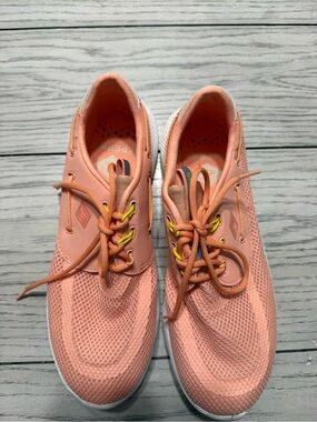 Sperry Women’s Peach Mesh Lace-Up Boat Shoe size 9